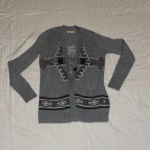 Gray sweater, cardigan. Aztec design.